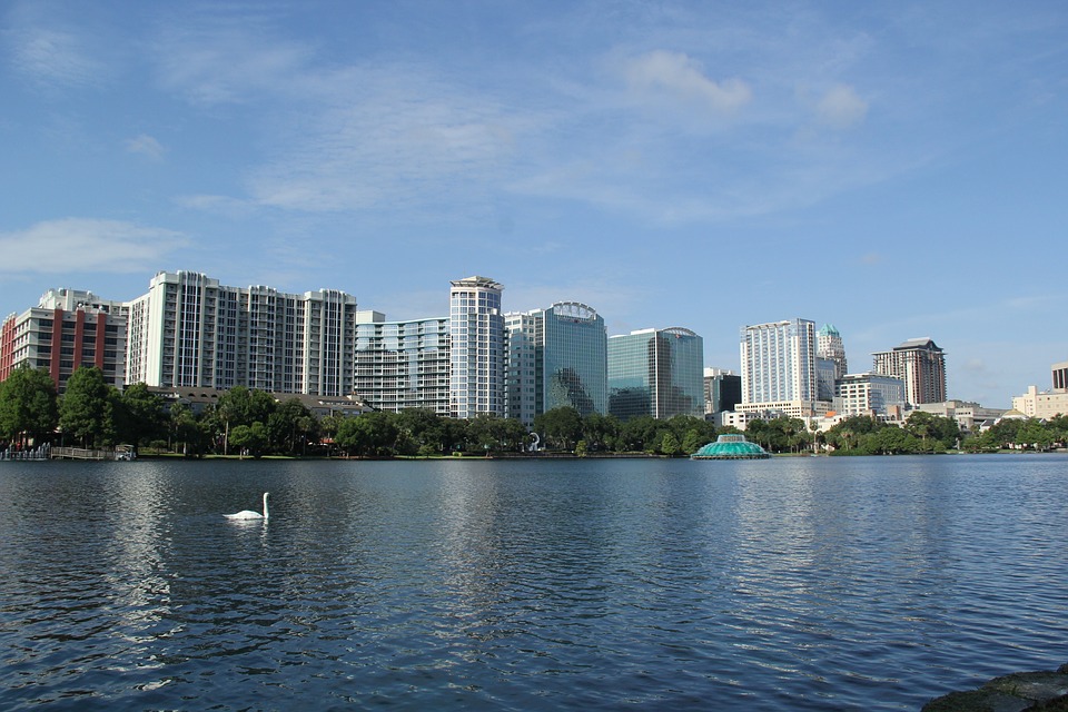 Quais são os bairros com as melhores escolas em Orlando?