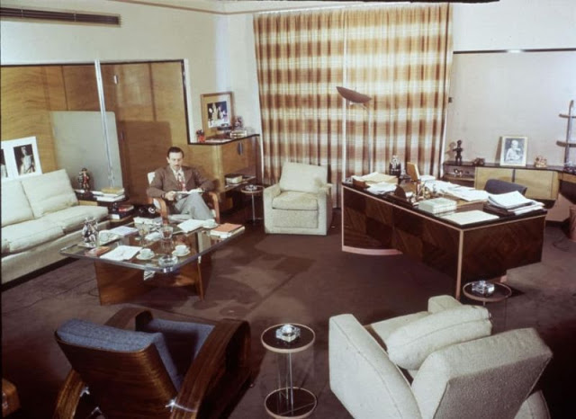 Foto de Walt Disney em seu escritório, Los Angeles, 1944 (Jerry Cooke)