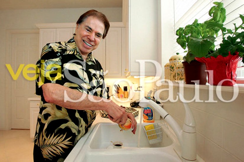 Casa em Orlando de Silvio Santos no bairro de Celebration - O Homem do Baú orgulha-se de desempenhar tarefas domésticas