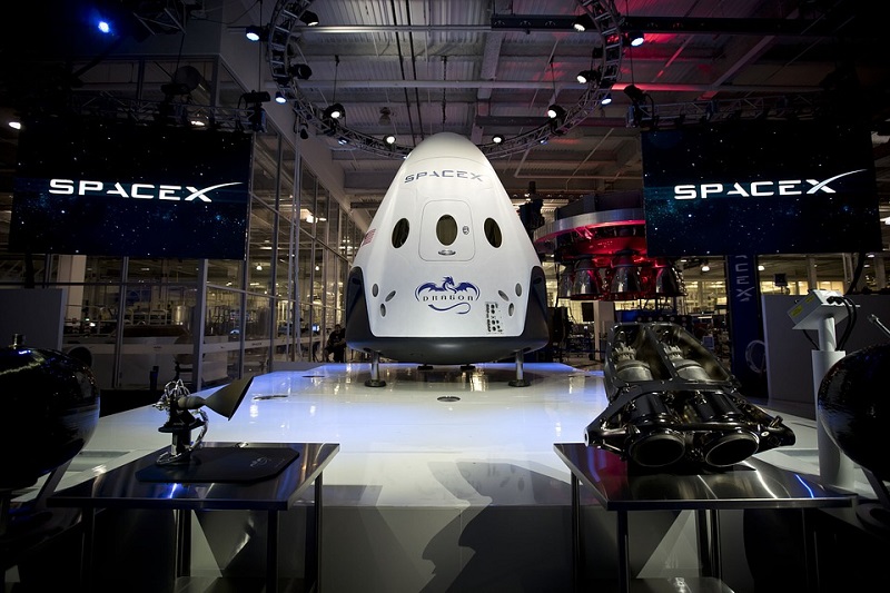 A SpaceX anuncia a primeira tripulação inteiramente civil, com lançamento previsto para o Kennedy Space Center da Flórida este ano
