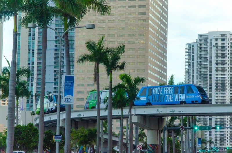 Metromover Downtown Miami. Conheça curiosidades sobre o bairro de Brickell