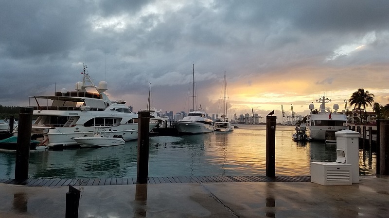 Passeios de barco e esportes aquáticos: 