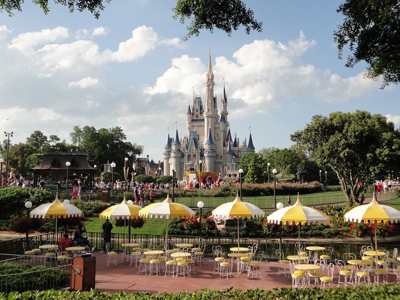 Governador da Flórida pune Disney e retira “status especial”. Entenda o conflito!